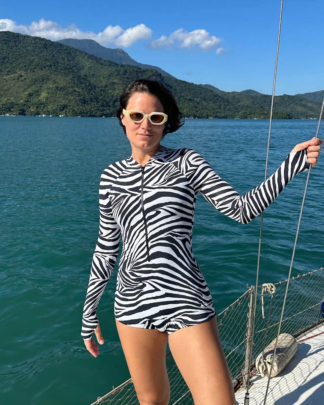 Maio Manga Longa Gaya Zebra para esportes aquáticos, beach wear, kite surf, natacao, SUP, paddleboard, stand up paddle, wakeboard, wind surf, remo, canoa havaiana, vaa, roupa feminina de praia, roupa de praia, maio, wet suit, lycra para surfe, protecao UV