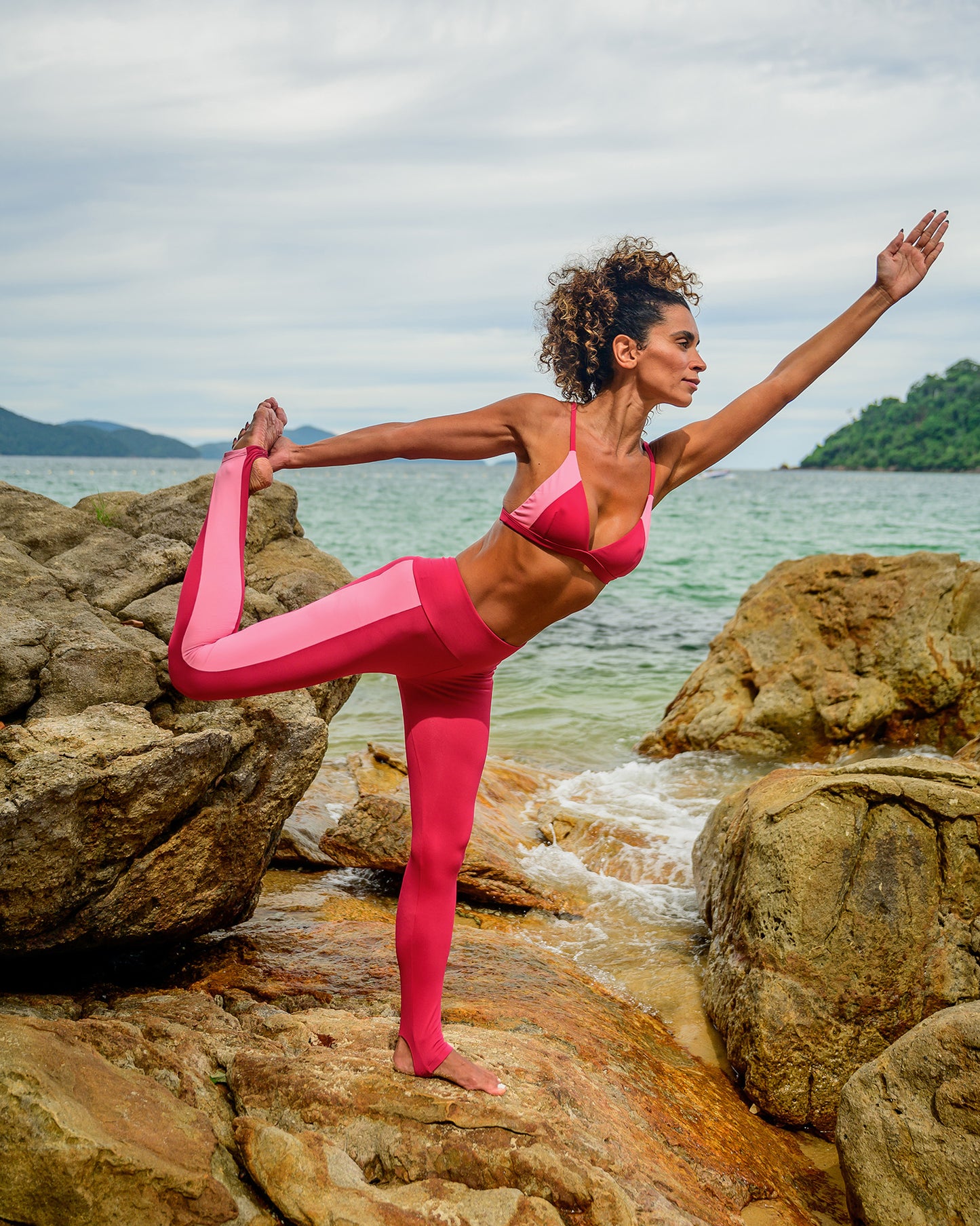 Mara Bicolor Pitaya Bikini Top