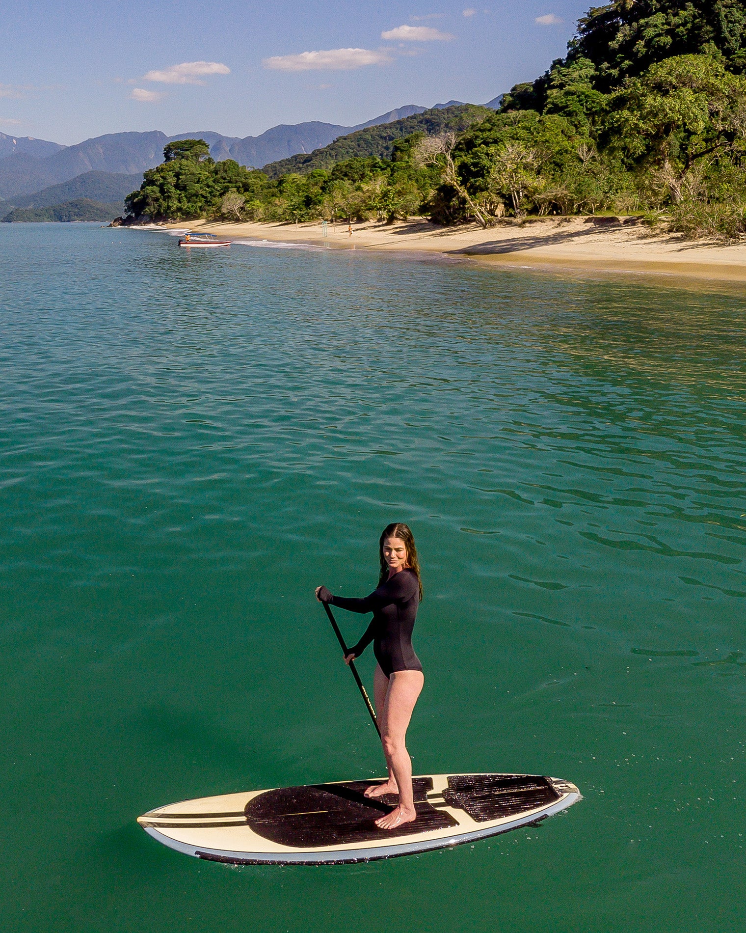 Body Gaya Lily Preto para esportes aquáticos, beach wear, kite surf, natacao, SUP, paddleboard, stand up paddle, wakeboard, wind surf, remo, canoa havaiana, vaa, roupa feminina de praia, roupa de praia, maio, wet suit, lycra para surfe, protecao UV